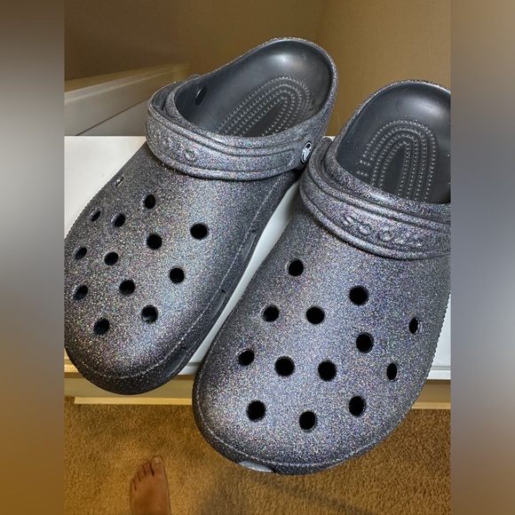 CROCS - Glitter Clogs, Black, Men’s Size 12 - Picture 3 of 14